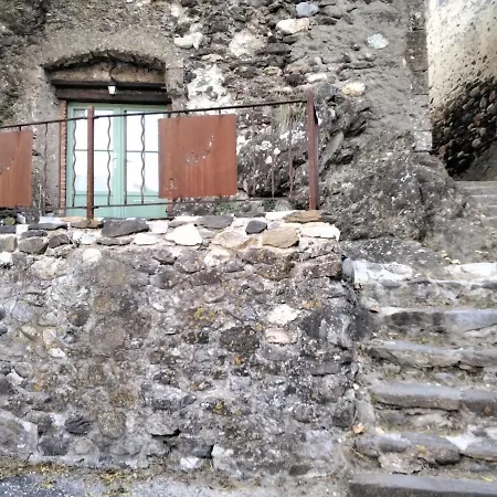 Les Remparts Caudies-de-Fenouilledes
