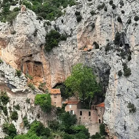 Les Remparts