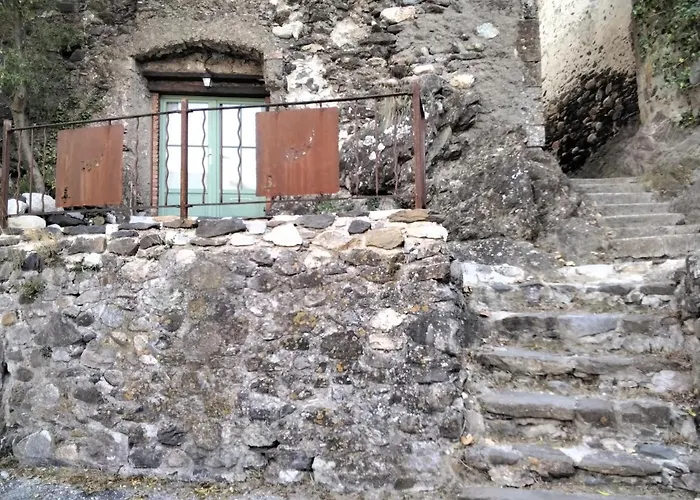 Les Remparts Caudies-de-Fenouilledes