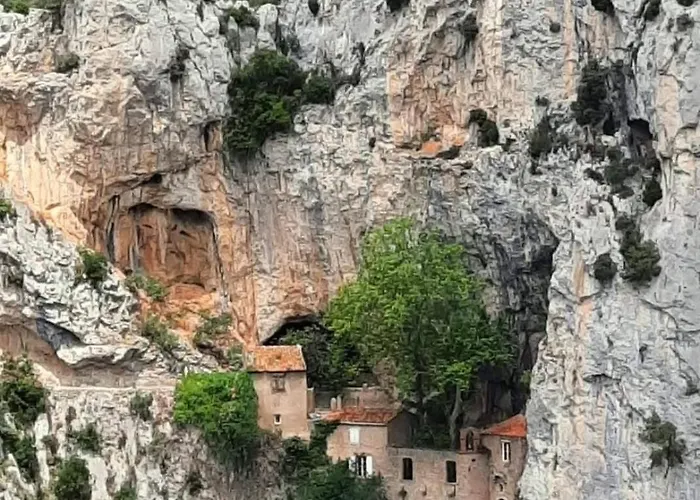 Les Remparts