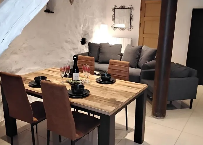 Les Remparts Apartment *