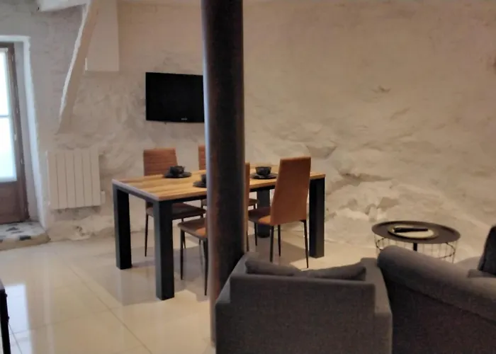Les Remparts Apartment *